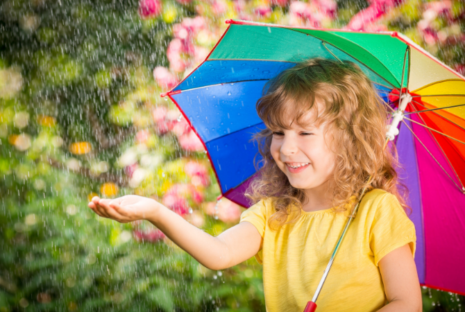 4 Genius Ways to Keep Your Child Busy on Rainy Days